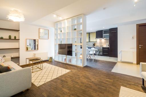Luxury-Central Apartment-Victoriei Square-Subway - Housity