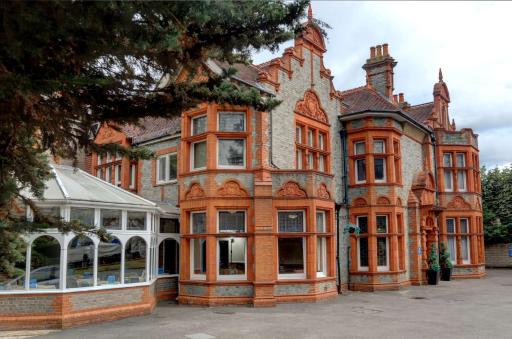 Sure Hotel by Best Western Reading - Housity