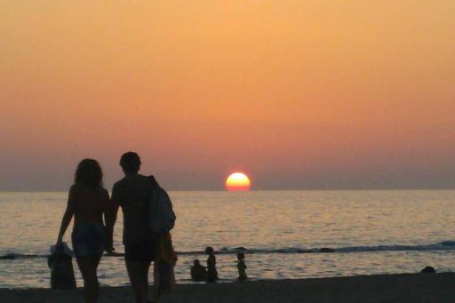 Sunset House - Housity
