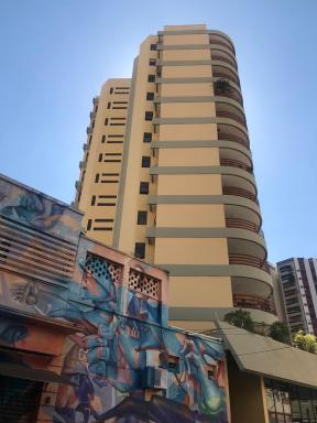 Apto no centro de Ribeirão Preto - Housity