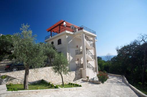 St.George Apartments - Housity