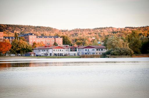 Hasse på Sjökanten Hotell & Restaurang - Housity
