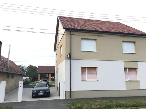 Toronyi Vendégház - Housity