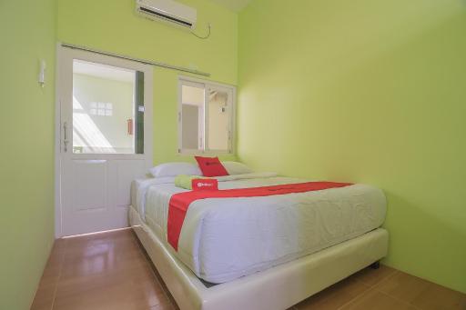 RedDoorz Syariah near Museum Wisma Karya Subang - Housity