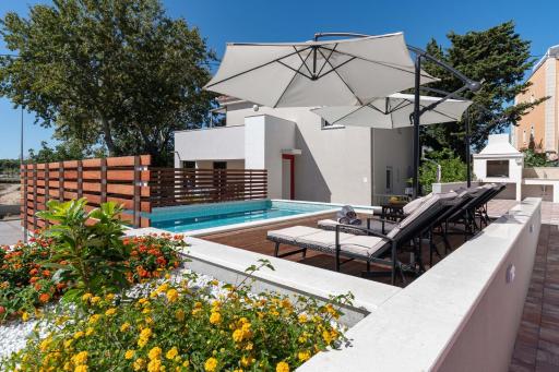 Apartment House Ivan John - Housity