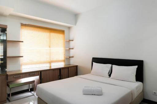 Simply Furnished Studio Apartment at Scientia Residence By Travelio - Housity