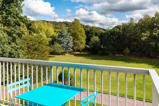 Les charmes Du Bosquet Parc d'Amour et Nature Parking Privé Sécurisé - Housity