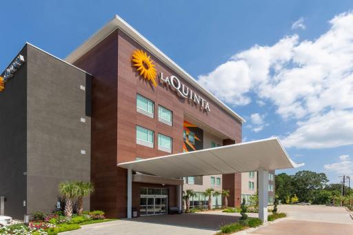 La Quinta Inn & Suites by Wyndham Lafayette Oil Center - Housity