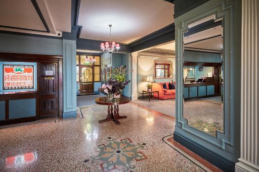 The Green Dragon Hotel - Housity