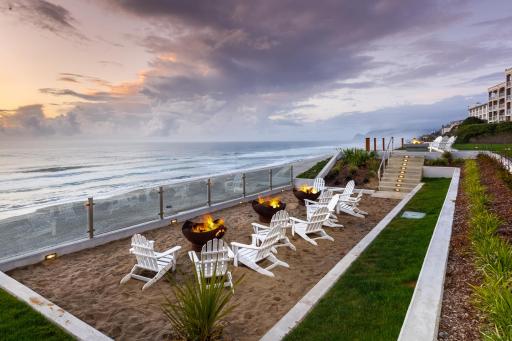 The Coho Oceanfront Lodge - Housity