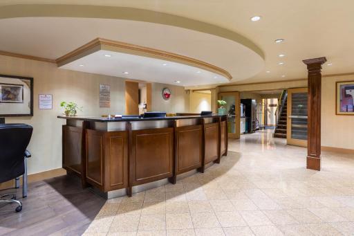Ramada by Wyndham Coquitlam - Housity
