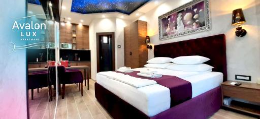 Avalon Lux Studio Apartment - Housity