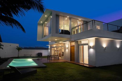 Beach House Zambales - Housity