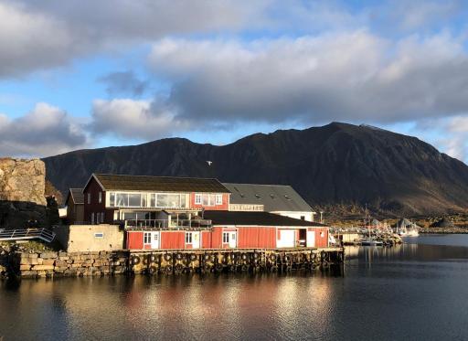 Laukvik Suites - Housity