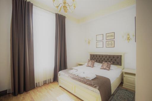 La Curtea Domneasca - Housity