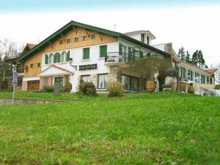 Gurutzeberri - Housity
