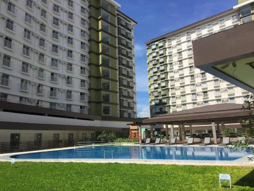 Bamboo Bay Condominium near UC Med & Chong Hua Hospital, CDU School, SM Mall, Ayala Mall and IT Park - studio condo unit - Housity
