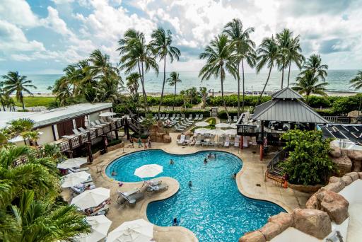 The Alexander Beach Residences - Housity