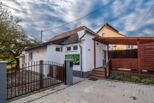 Zsálya Vendégház - Housity