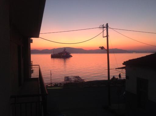 IRAKLIOS- Fabulous area- ,,,- sea-view- Studios,,-38m2-just call on the photo number, for price, vacancy etc- next to Vallis hotel -20meters from seaside!!! - Housity