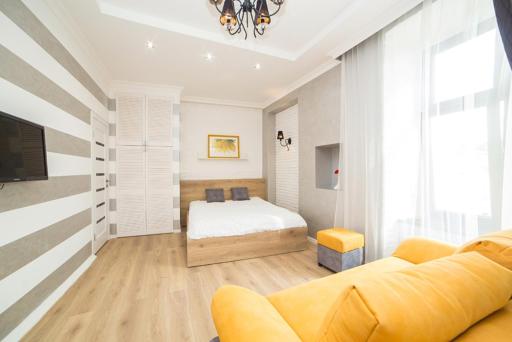 Miskevycha Square Apartment- 2 minutes to the Opera House and Market Square - Housity
