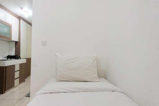 Cozy Room Studio Apartment M-Town Residence By Travelio - Housity
