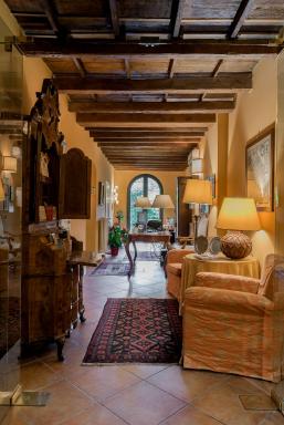 Piazza Nova Guest House - Housity