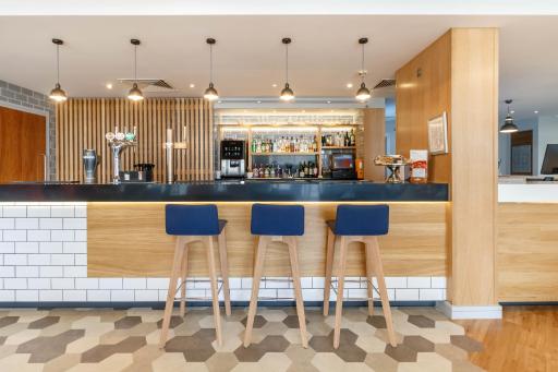 Holiday Inn Express Walsall M6, J10, an IHG Hotel - Housity