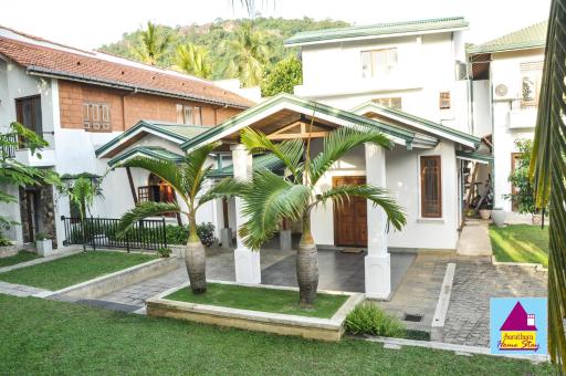 Surathura homestay - Housity