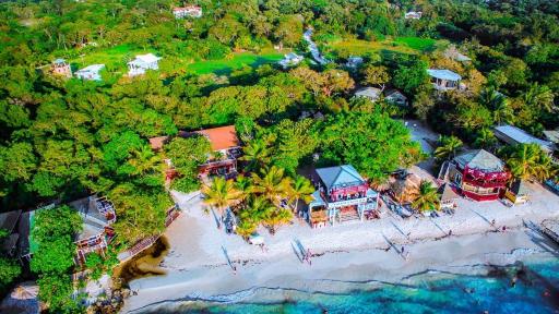 Fosters West Bay Resort - Housity