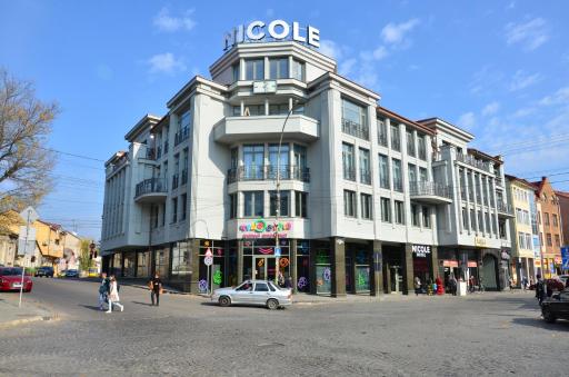 Nicole - Housity