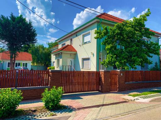 Airport Jazmin Guesthouse - Housity
