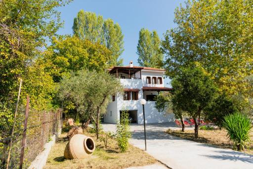 Diamond Farm Villa - Housity