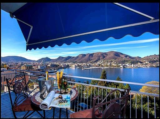 Lo Specchio Sul Lago - The House Of Travelers - Housity