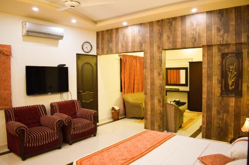 Royal Inn Hotel - Housity
