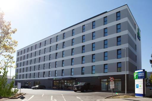 Holiday Inn Express Frankfurt Airport - Raunheim, an IHG Hotel - Housity