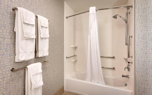 Holiday Inn Express El Paso I-10 East, an IHG Hotel - Housity