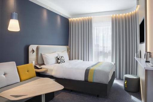 Holiday Inn Express Karlsruhe - City Park by IHG - Housity