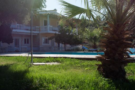 Doroufi Inn - Housity