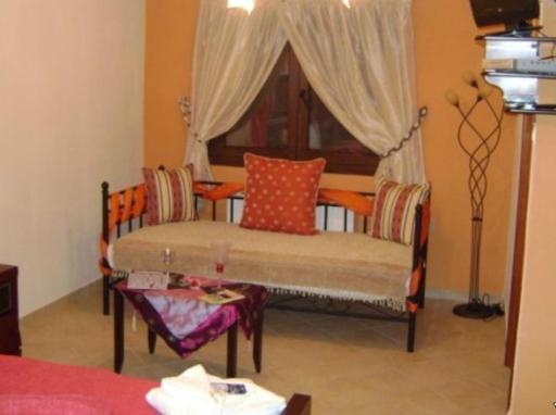 Travel Proud Guesthouse To Fragma - Housity