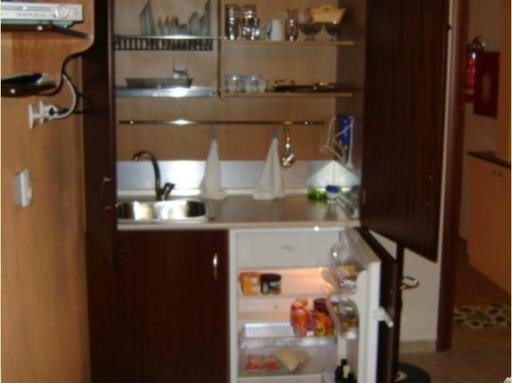 Travel Proud Guesthouse To Fragma - Housity