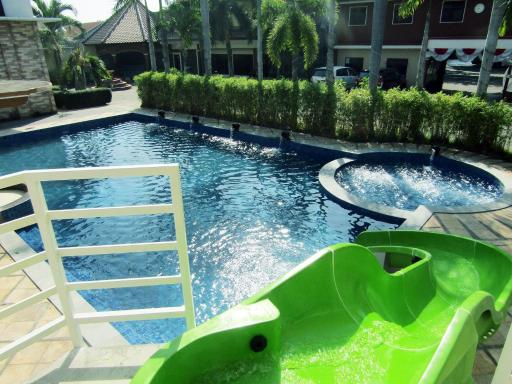 Bj. Perdana Hotel & Resort - Housity