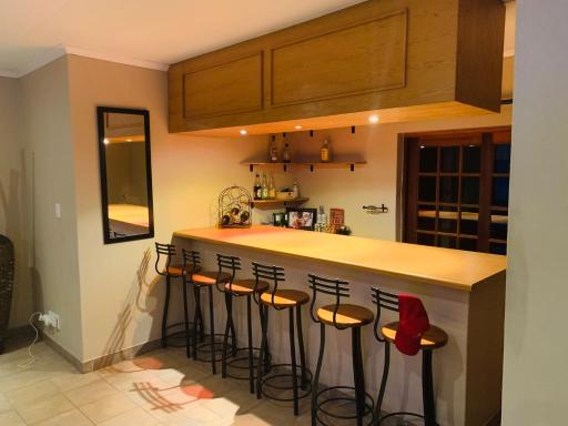 Sinazisi House - Housity