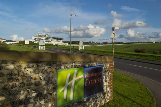 Holiday Inn Express London - Epsom Downs, an IHG Hotel - Housity