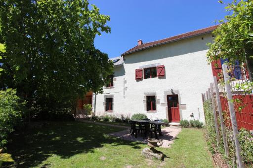 Lava Lodge - Housity