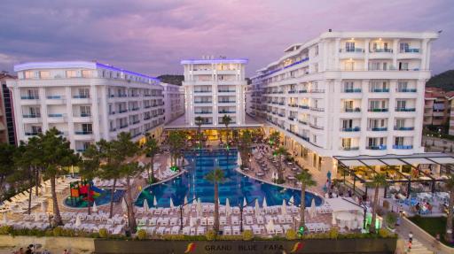 Grand Blue Fafa Resort & SPA - Housity