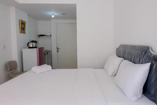 Comfortable and Fully Furnished Studio at Poris 88 Apartment By Travelio - Housity
