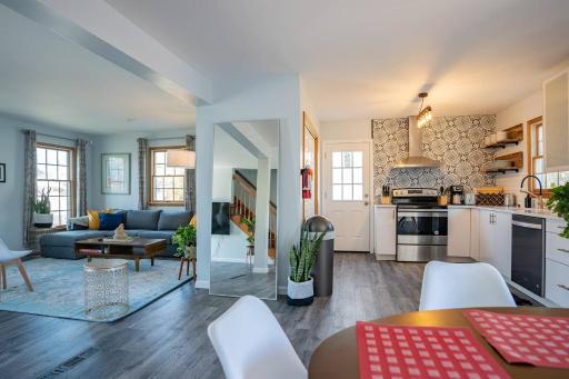New Luxury Family Getaway with Designer Touches - Housity