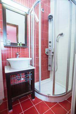 Ellis Full Guest House - Housity