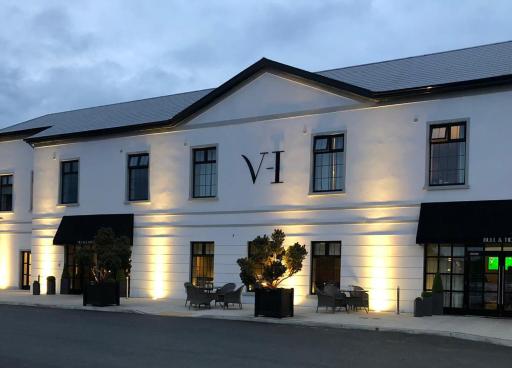 The Village , Bar and Restaurant - Housity